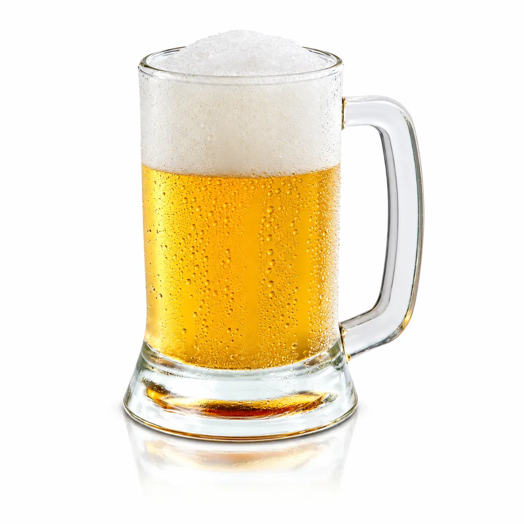 Jarra de cerveza dorada con espuma.webp